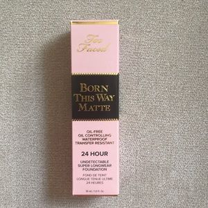 BNIB TooFaced Born This Way Matte Foundation in Shade Warm Nude